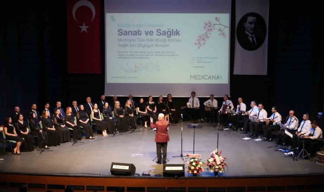 Hayat kurtaran hastane çalışanları, sesleriyle mest etti