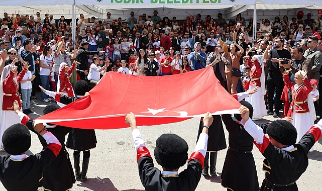 Iğdır'da 23 Nisan Ulusal Egemenlik ve Çocuk Bayramı kutlamaları renkli görüntülere sahne oldu