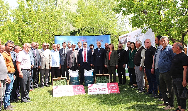 Iğdır'da hibe destekli sebze fidesi ve soya tohumu dağıtımı yapıldı