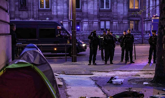 Paris'te olimpiyatlar öncesi mülteci kampı tahliye edildi