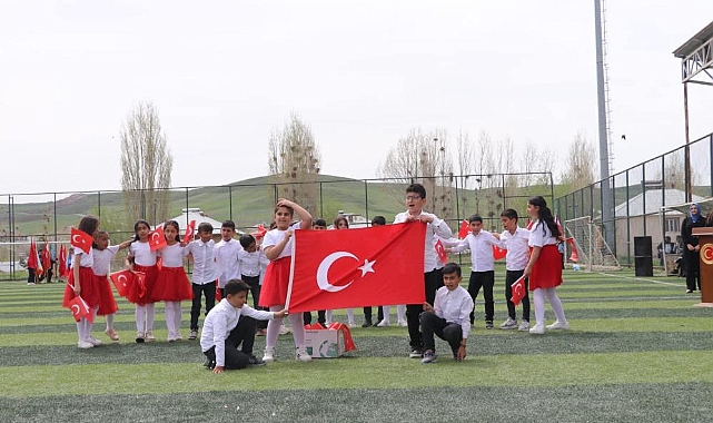 Tutak'ta 23 Nisan çocuk bayramı törenle kutlandı
