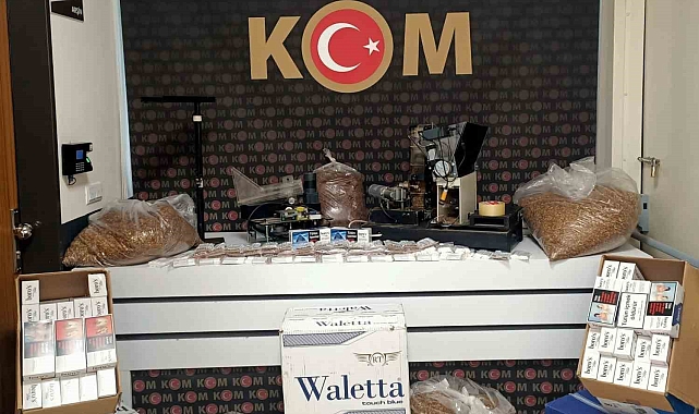 Afyonkarahisar'da polis, 2 adet sigara sarma makinesi ele geçirdi