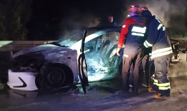 Alev alan otomobilde 1 kişi öldü