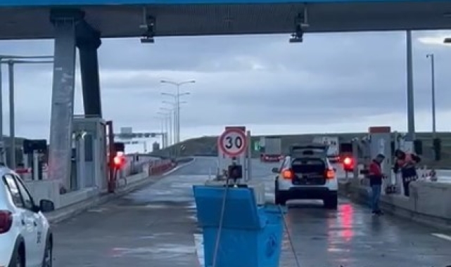 Ankara-Niğde Otoyolu'nda iki araç kafa kafaya çarpıştı: 5 yaralı
