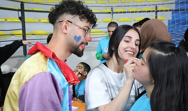 "Asıl engelli fiziksel olanlar değil, düşünce dünyasındaki engelleri aşamayanlardır"