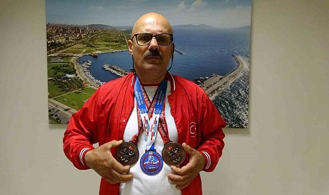 Ayakkabı boyacılığı yapan bilek güreşçisi, turnuvada 3. oldu