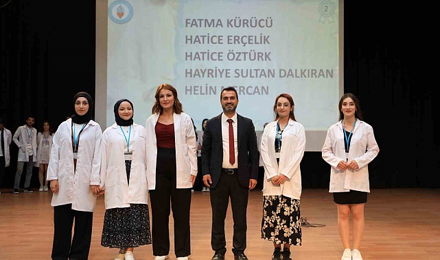 Bitlis Eren Üniversitesinde BEÜ'DE beslenme ve diyetetik önlük giyme töreni gerçekleştirildi