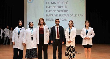 Bitlis Eren Üniversitesinde BEÜ'DE beslenme ve diyetetik önlük giyme töreni gerçekleştirildi