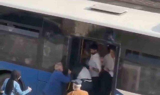 Elazığ'da halk otobüsünde kavga çıktı