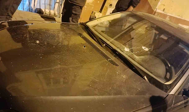 Esenyurt'ta 2 motorcu sokak ortasında rastgele ateş açtı