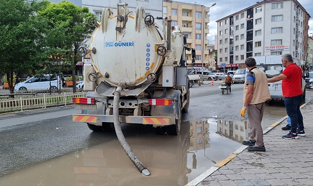 Iğdır'da sağanak su baskınlarına neden oldu