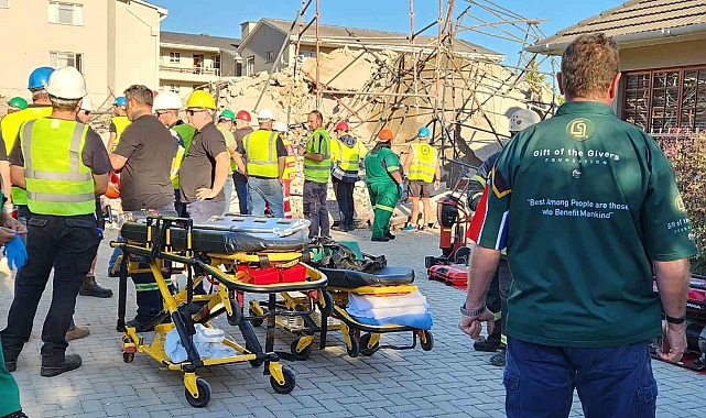 İnşaat halindeki bina çöktü: Ölü ve yaralılar var