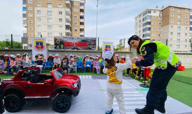 Jandarmadan öğrencilere trafik eğitimi