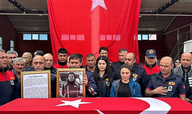Kahraman itfaiyeci  son yolculuğuna uğurlandı