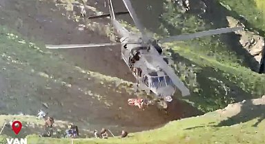 Kayalıklardan düşen şahsın imdadına jandarma yetişti