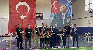 Kendi tasarladıkları robotlarla yarıştılar