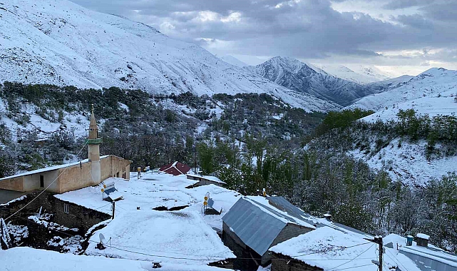 Mayıs ayında lapa lapa kar yağdı