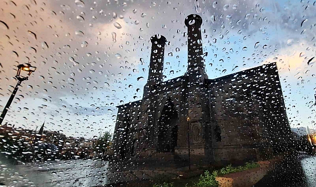 Meteoroloji, yağışların etkisini artırarak kuvvetli olacağını açıkladı