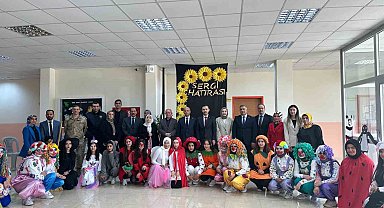 Nenehatun öğrencileri, hazırladıkları ürünleri okul binasında sergiledi