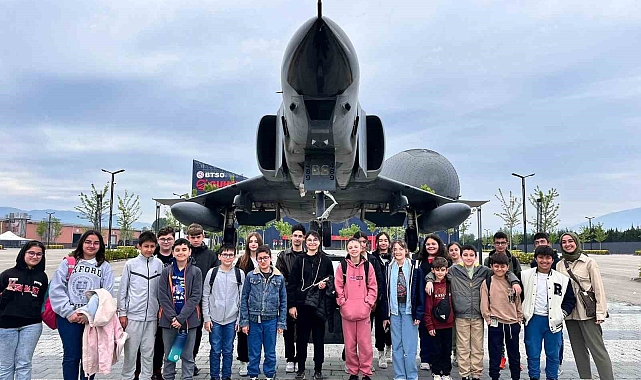 Öğrenciler, Gökmen Havacılık ve Uzay Merkezi'ni gezdi