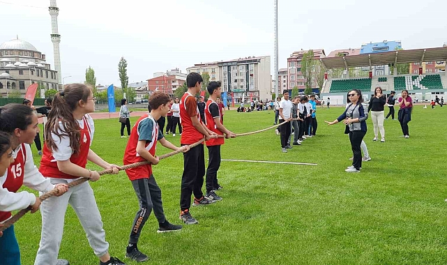Okul Sporları Oyunları İlk Okullarda Fiziksel Etkinlik kapsamında yapılıyor