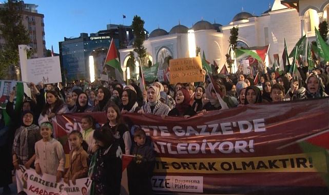 Refah kentinde çadır kente saldırısı sonrası binlerce vatandaş, israil Başkonsolosluğu önünde eylem yaptı