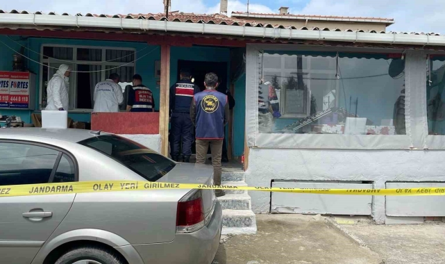 Silivri'de kan donduran cinayet: Babasını boğazından bıçaklayarak öldürdü