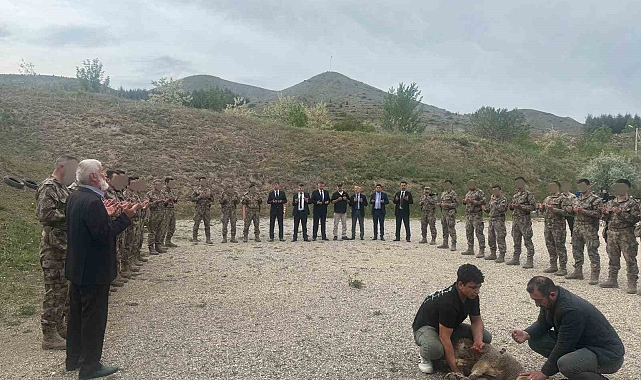 Suriye görevine giden özel harekatçılar dualar eşliğinde uğurladı