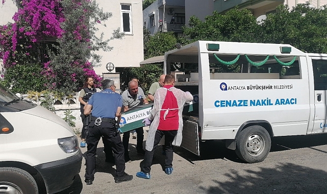 Teknik servis elemanı olarak çalışanı adam yatağında ölü bulundu