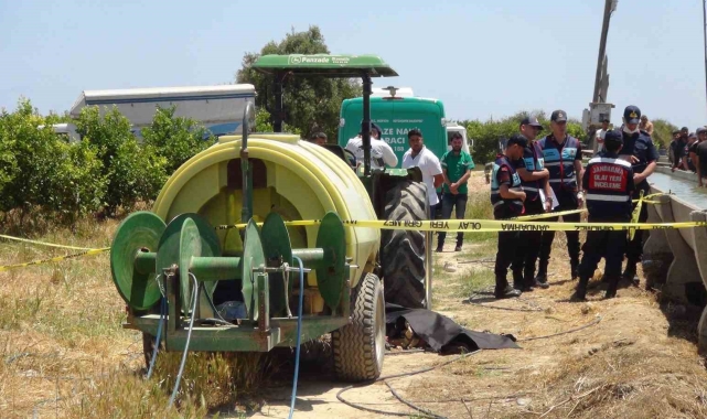 Traktör ile ilaç tankının arasındaki şafta kıyafetleri dolanan kız feci şekilde can verdi