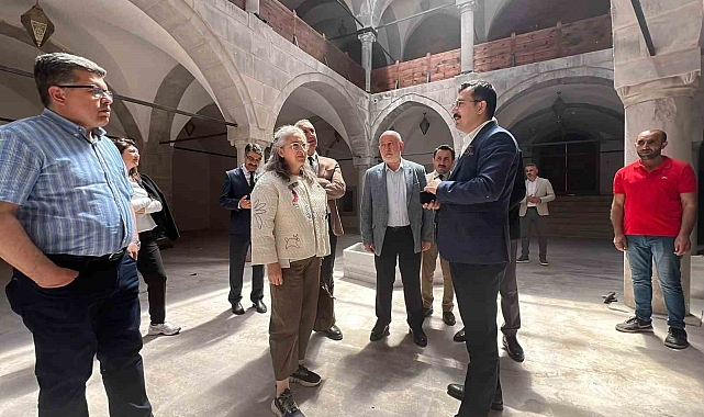 Ünlü fotoğrafçı Ara Güler adına memleketi Şebinkarahisar'da sergi alanı oluşturulacak