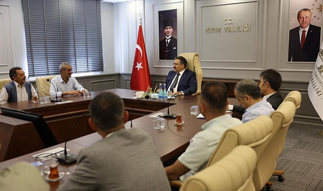 Vali Turan, Muhtarlarla bir araya geldi