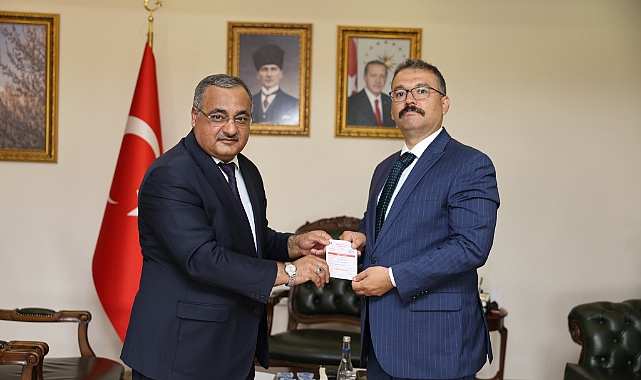 Vali Turan, Türkiye Diyanet Vakfı’na vekâlet yoluyla kurban bağışında bulundu