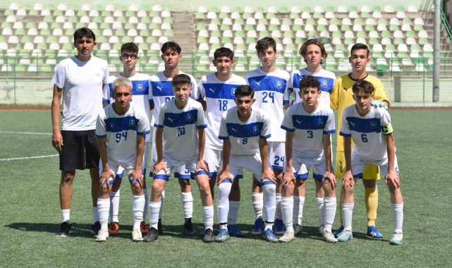 Yunusemre'nin u15'leri Türkiye Şampiyonası'na katılmaya hak kazandı