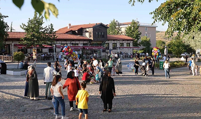 5 Bin Yıllık Harput'ta Turizm Hareketliliği Başladı