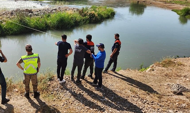 Adacıkta piknik yaparken mahsur kaldılar