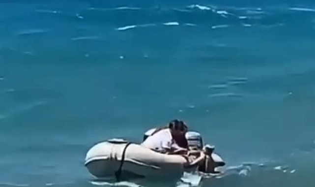 Akıntıya kapılan kadının hayatını gençler kurtardı