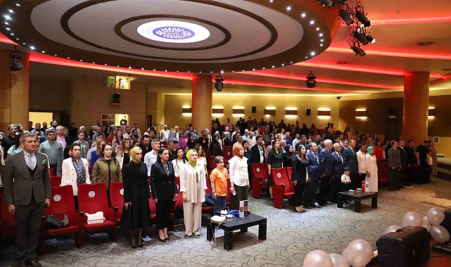 "Bizler İçin Öğretmenlerimizin Değeri Paha Biçilemezdir"