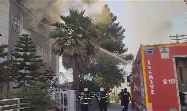 Çatı katında çıkan yangın, paniğe sebep oldu