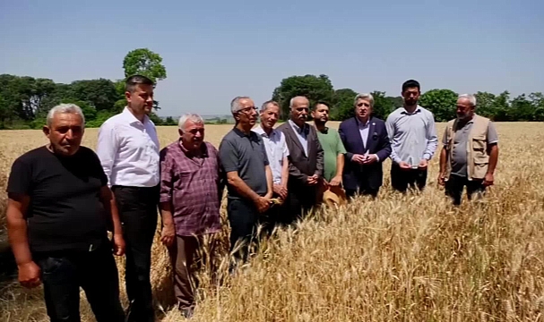 Çiftçiler isyan etti: "Çalışırken batıyoruz"