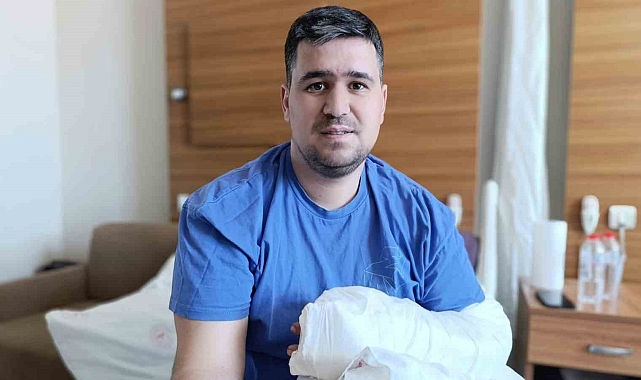 Çimento karıştırma makinesiyle kesilen eli, ameliyatla yerine dikildi