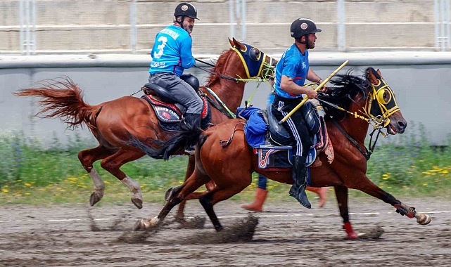 Cirit maçları Erzurum'da nefes kesti