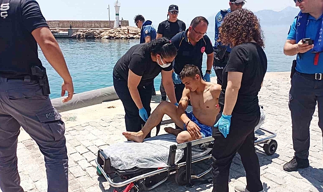 Düden Şelalesi'nde balık tutan genç, kayalıklardan düştü