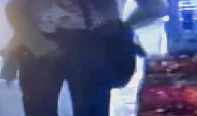 Eli değnekli teyzenin kolonya hırsızlığı
