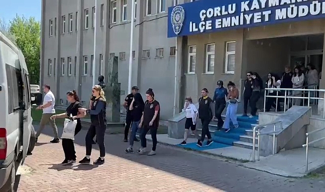 Fuhuş operasyonunda gözaltına alınan kadınlar: dadı olmak için gelmiştik
