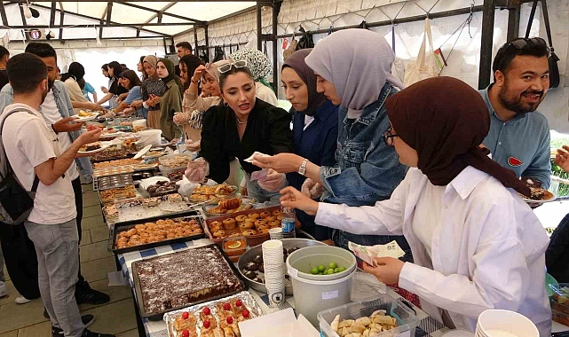 Gazze yararına 'hayır çarşısı' kuruldu