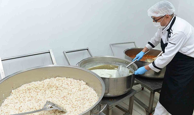 "Her gün evimize sıcak yemek getiriliyor"