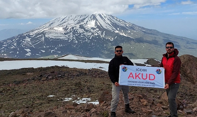 Iğdırlı dağcılardan Küçük Ağrı dağına tırmanış