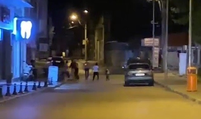 İki grup arasında çıkan kavgayı, bekçinin uyarı ateşi, ayırdı