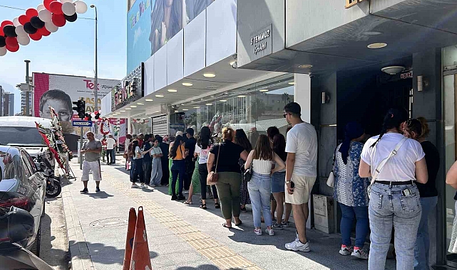 İndirim mağazasında, izdiham yaşandı